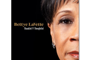 Bettye Lavette reprend Sly & The Family Stone, Bob Dylan, les Black Keys et Neil Young sur son nouvel album Bettye Lavette reprend Sly & The Family Stone, Bob Dylan, les Black Keys et Neil Young sur son nouvel album