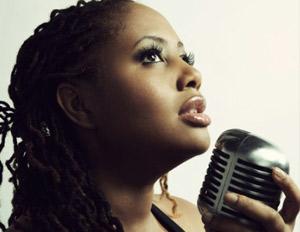 Lalah_Hathaway_Mic