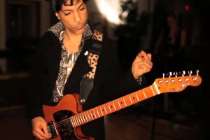 Vidéo : Prince "Boom/Stratus" (Rehearsals 2013) Vidéo : Prince "Boom/Stratus" (Rehearsals 2013)