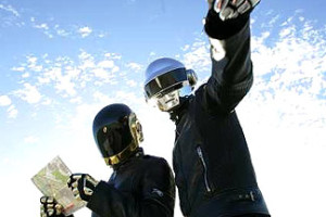 Vidéo : Daft Punk "Get Lucky" feat. Pharrell Williams & Nile Rodgers (Coachella teaser) Vidéo : Daft Punk "Get Lucky" feat. Pharrell Williams & Nile Rodgers (Coachella teaser)