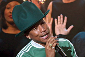 Vidéo : Pharrell "Happy" en live au Grand Journal Vidéo : Pharrell "Happy" en live au Grand Journal